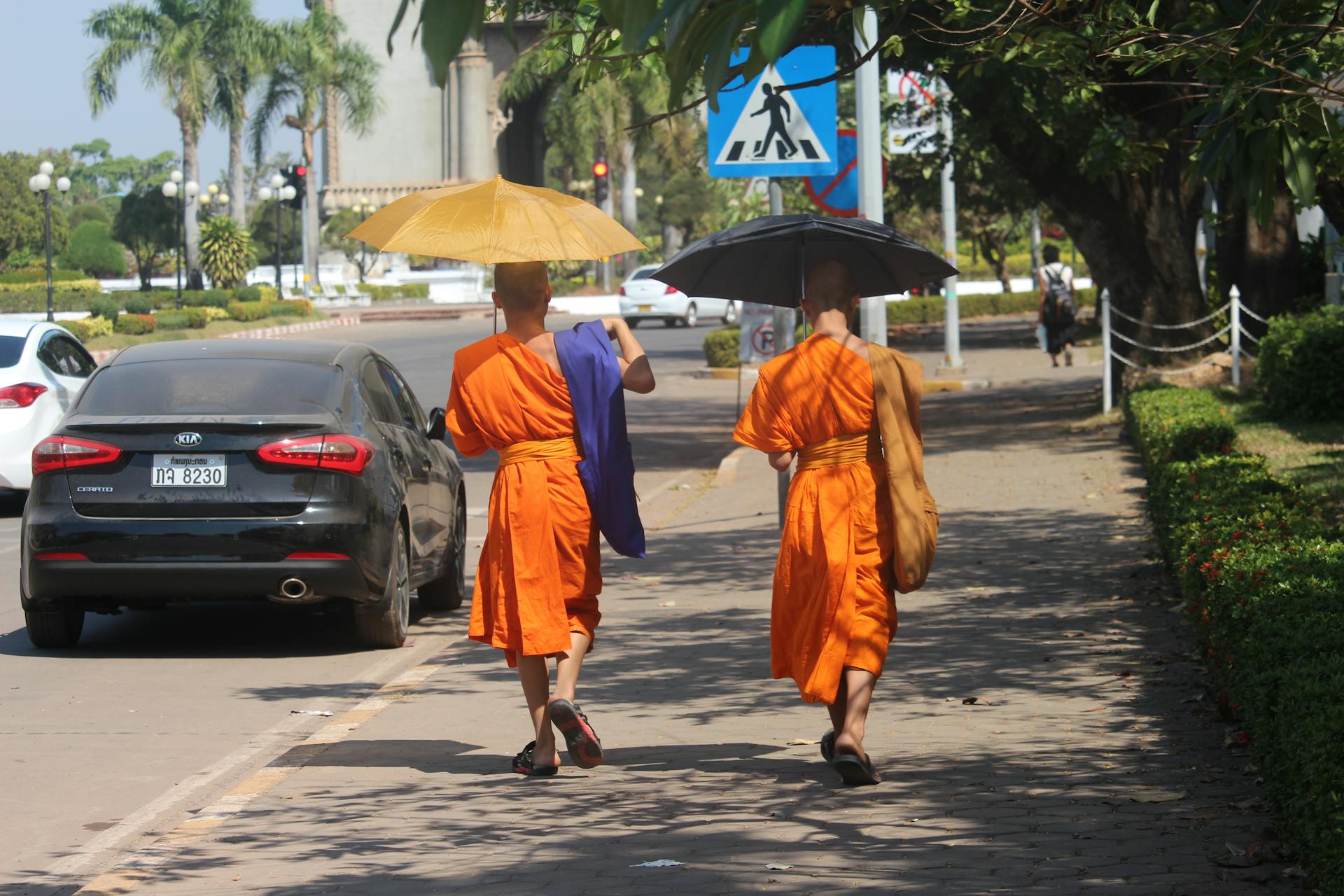 Explore Laos’ safe cultural landmarks with scam awareness